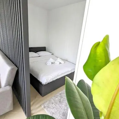 Relax Centrum Lux Mattress-bath-netflix * Varsó