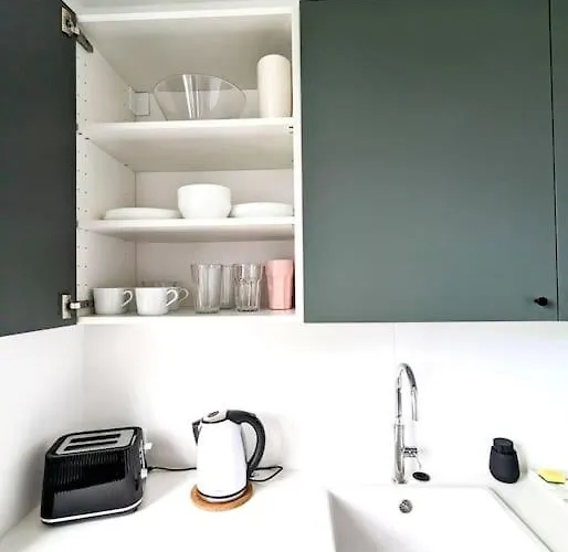 Relax Centrum Lux Mattress-bath-netflix Apartment